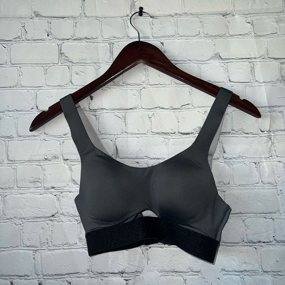 Gifted to Katie Adidas Dark Gray & Black sports bra size XS - Picture 2 of 8